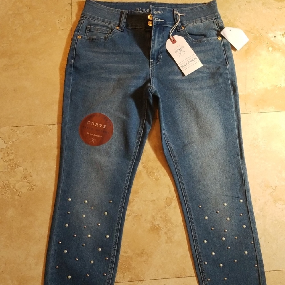 Pearl form fitting blue Jean's